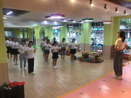 红歌唱响中国梦,浓情点亮中秋节 金苹果五园教师团建活动